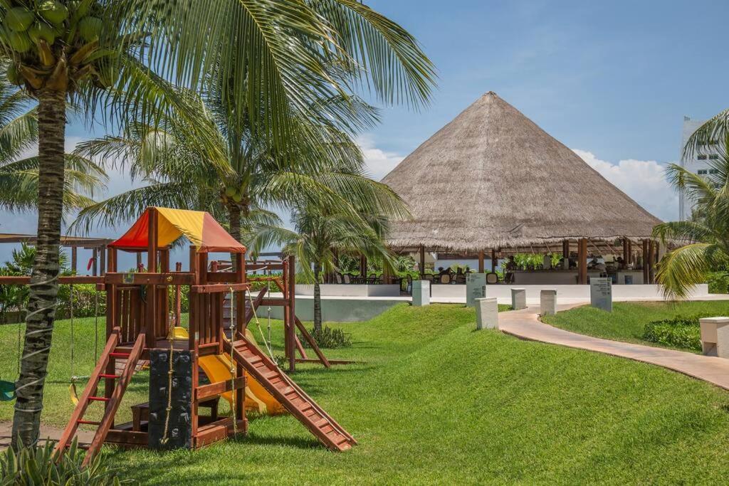 Reef Beachfront 3Bdr Apartment By Casa Paraiso Канкун Екстер'єр фото